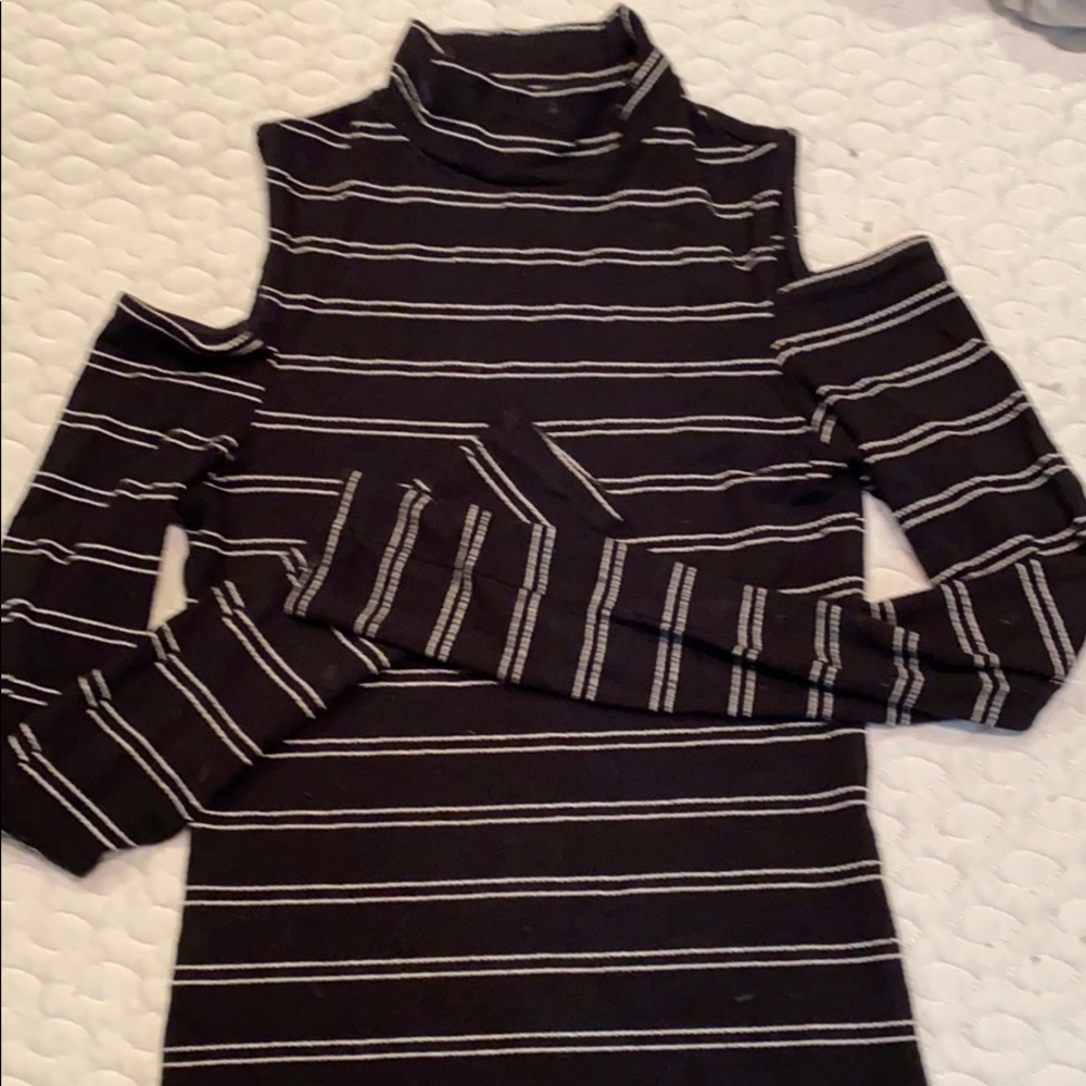 Mock neck cut out shoulders knitwear